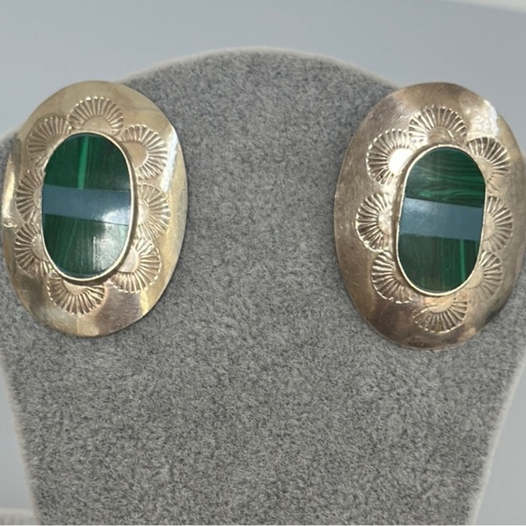 Elegant Silver and Green Earrings​​